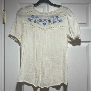 White puff sleeve blouse